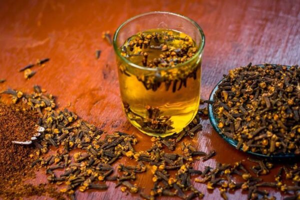 The Magic of Clove Water for Hair: Uses & Benefits